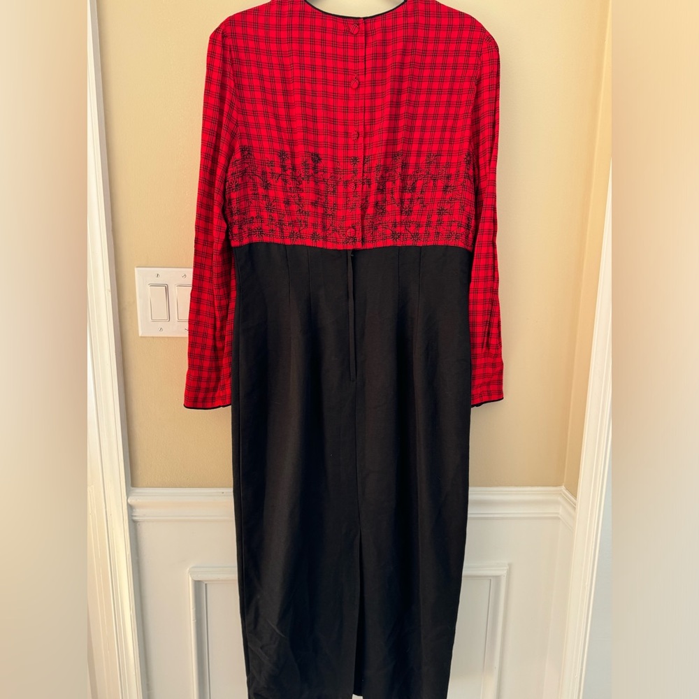 Sarah Elizabeth women’s size 12 Vintage red‎ Plaid black bottom Rayon Maxi Dress